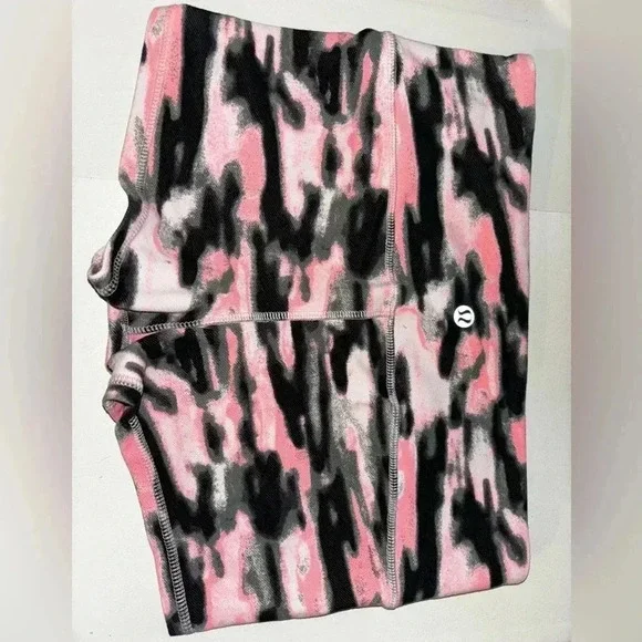 (#12) NWOT LULULEMON  short shorts smoke free home - Picture 2 of 4